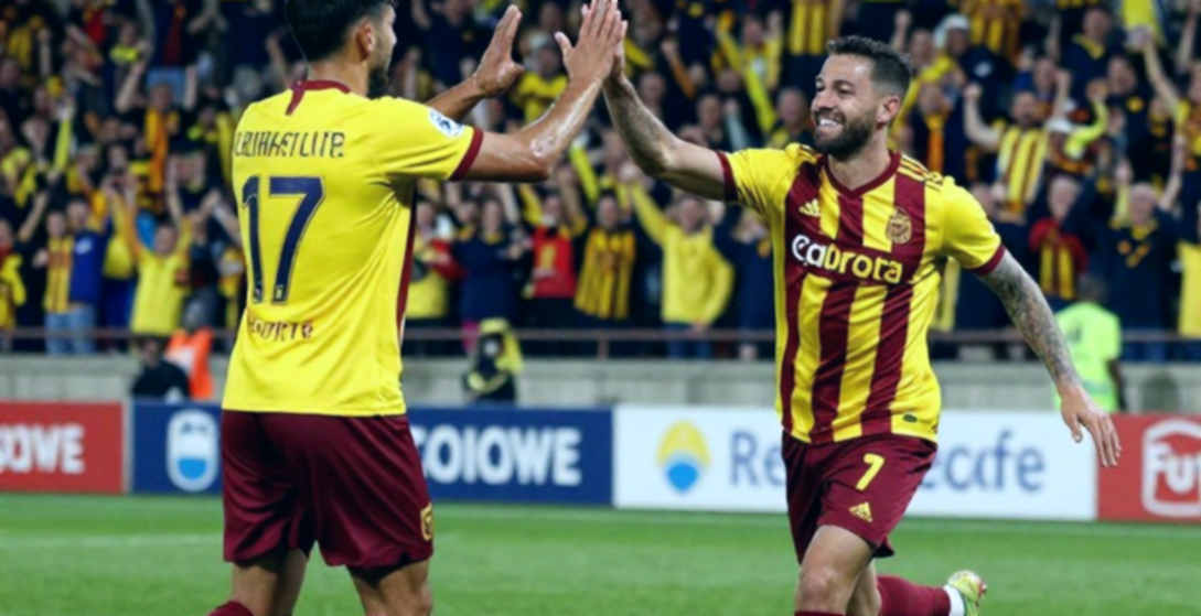 Dinh Bac: One Goal, Two Assists and a Third Captain's Armband Dinh Bac: One Goal, Two Assists and a Third Captain's Armband