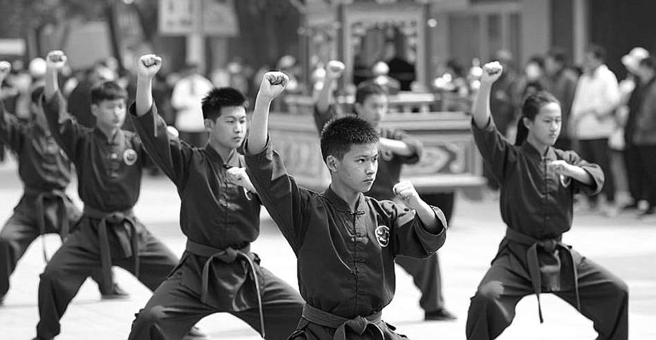Cẩm Tú, tấm bạc karate và hạng cân -59kg chỉ tồn tại ở cấp trẻ