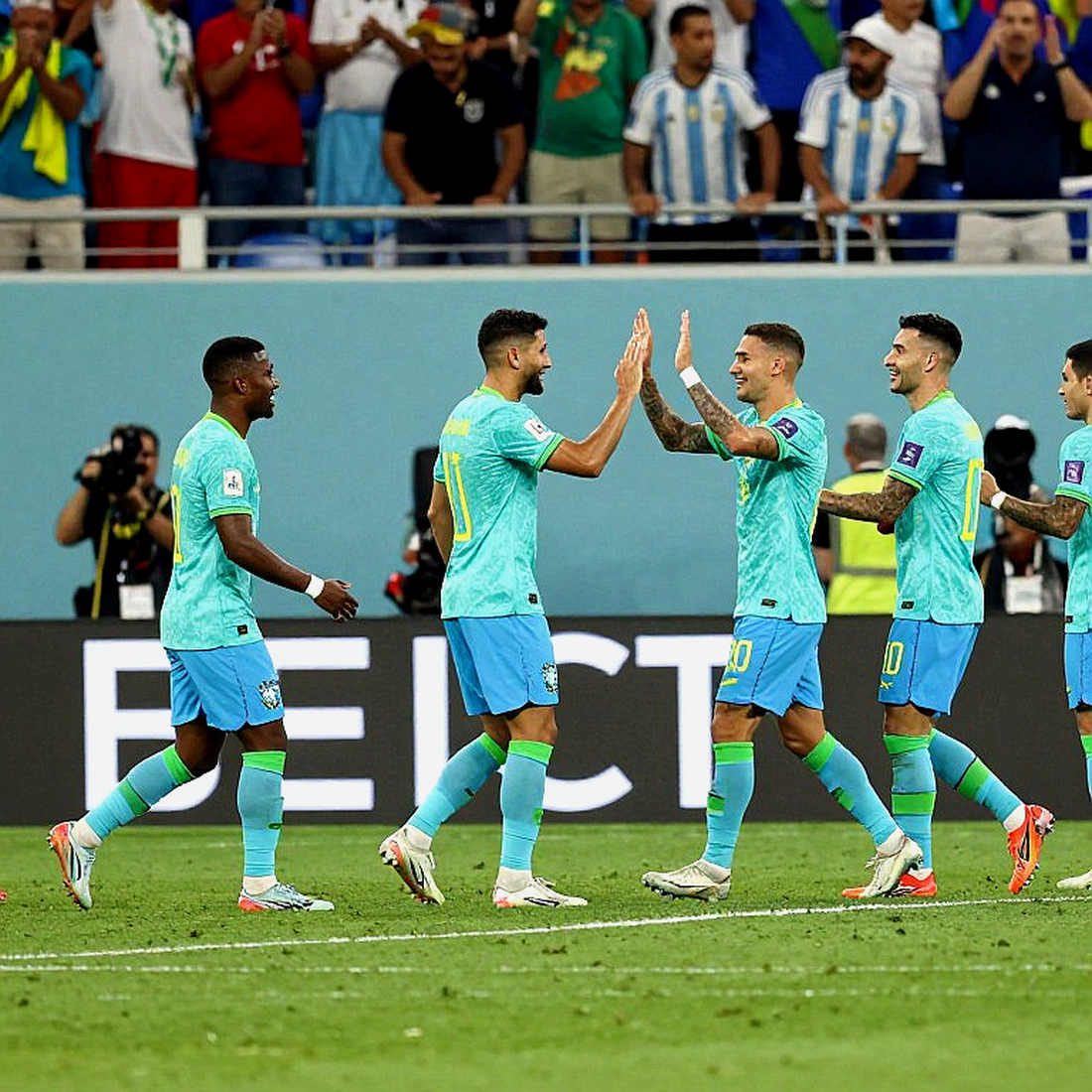 Romero nhận băng đội trưởng Argentina: Di Maria nói về "tố chất", còn tôi nghĩ về khoảng trống Messi để lại Romero nhận băng đội trưởng Argentina: Di Maria nói về "tố chất", còn tôi nghĩ về khoảng trống Messi để lại