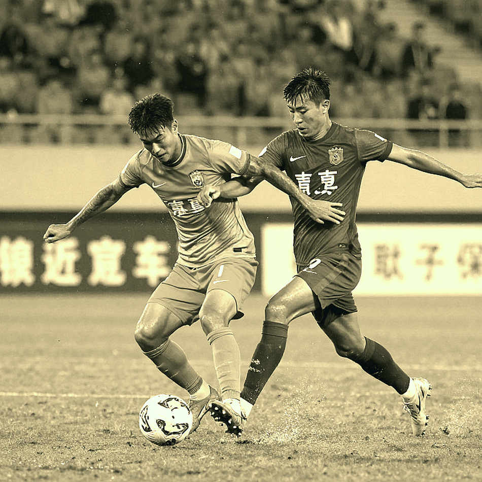Ba trung vệ ở V.League và nỗi sợ được gọi tên là bản sắc