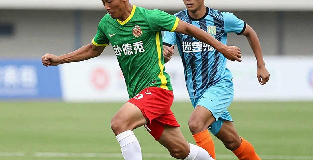 Giữa mùa V-League: hợp đồng bóng ma vẫn được chốt trong cuộc gọi lúc hai giờ sáng