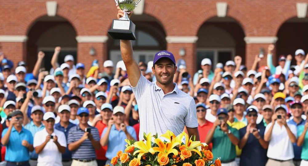 Tiger Woods có được lái xe golf không? Câu hỏi làm 'bí' luật sư tiểu bang trong buổi họp báo