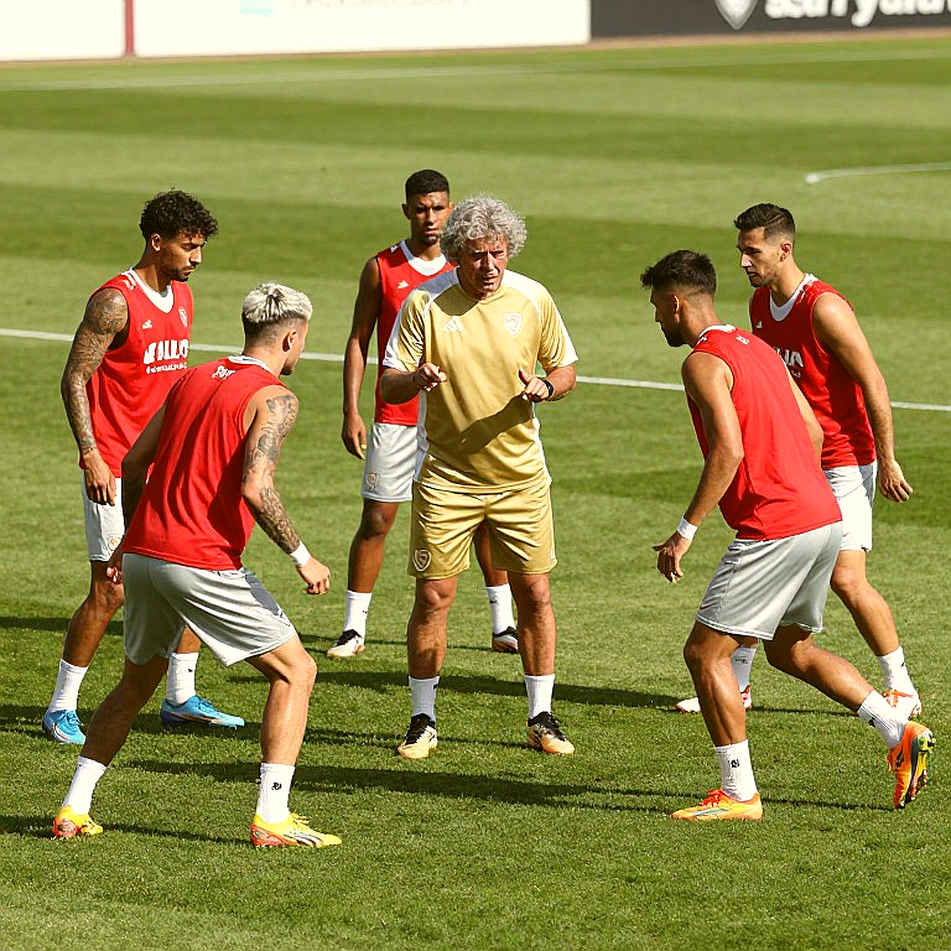 Football Data and the Trap of an Empty Report Football Data and the Trap of an Empty Report