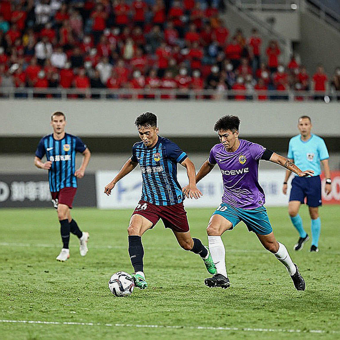 CAND FC và bài toán thăng hạng: Sân trống, khán đài trống, nhưng cái chợ người vẫn họp qua điện thoại
