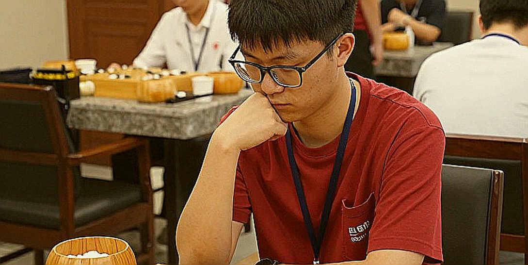 Yu Yangyi đánh bại Ding Liren tại Shenzhen Masters: Chiến thắng của kẻ săn mồi thầm lặng hay tín hiệu báo động cho nhà vua? Yu Yangyi đánh bại Ding Liren tại Shenzhen Masters: Chiến thắng của kẻ săn mồi thầm lặng hay tín hiệu báo động cho nhà vua?