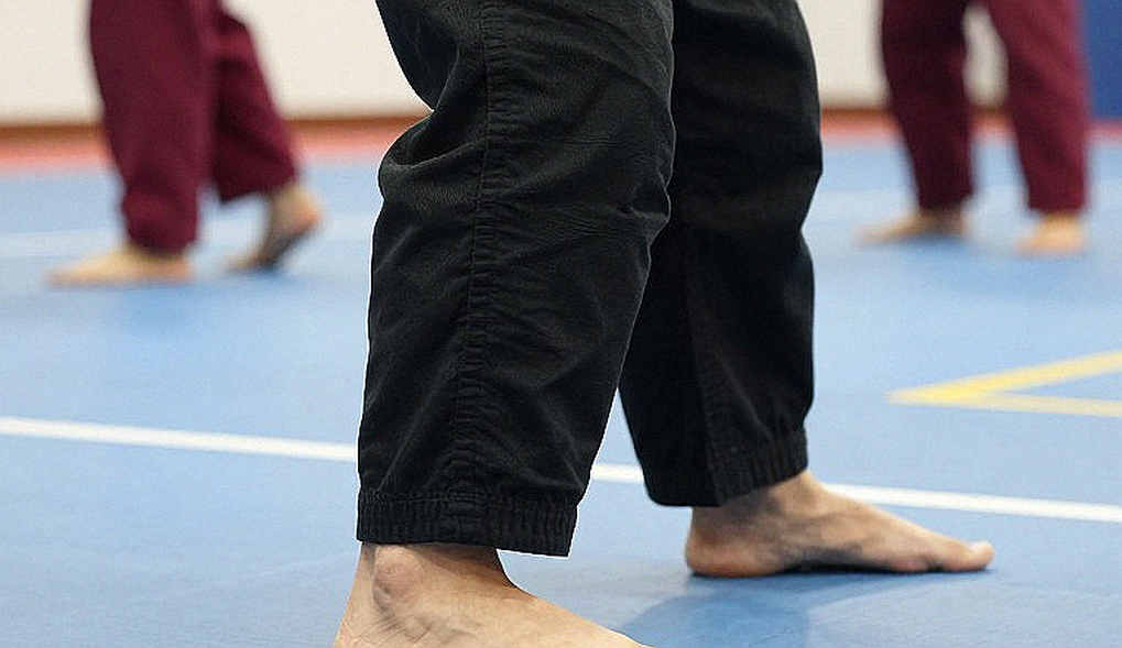 Hai linh hồn trên một võ đài: Muay Thai Thái Lan giữa di sản và thị trường